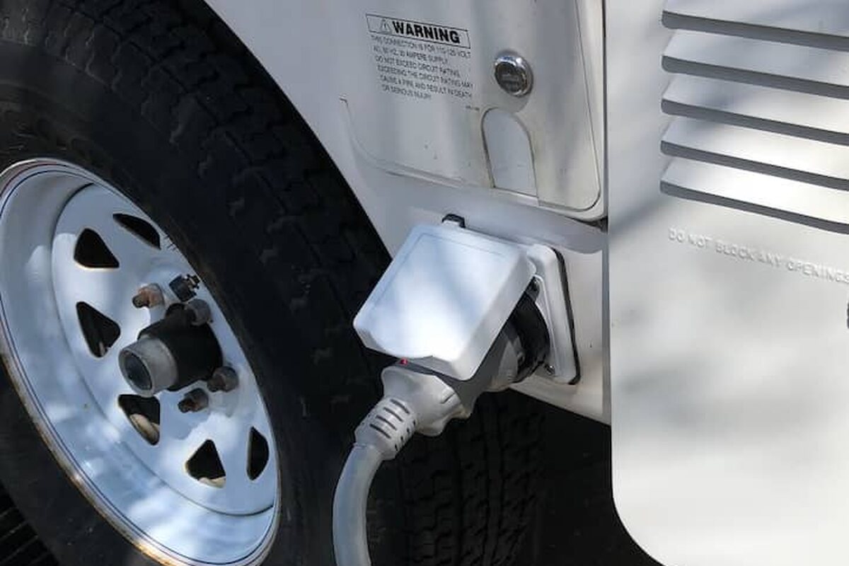 Detachable Power Cord — project photograph from The Handy Camper